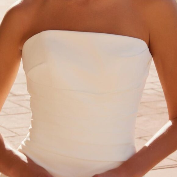 NEW OFF WHITE STRAPLESS SEATH DRESS W/ STRAIGHT ACROSS NECK & TRAIN NX JW1031 - Picture 6 of 12